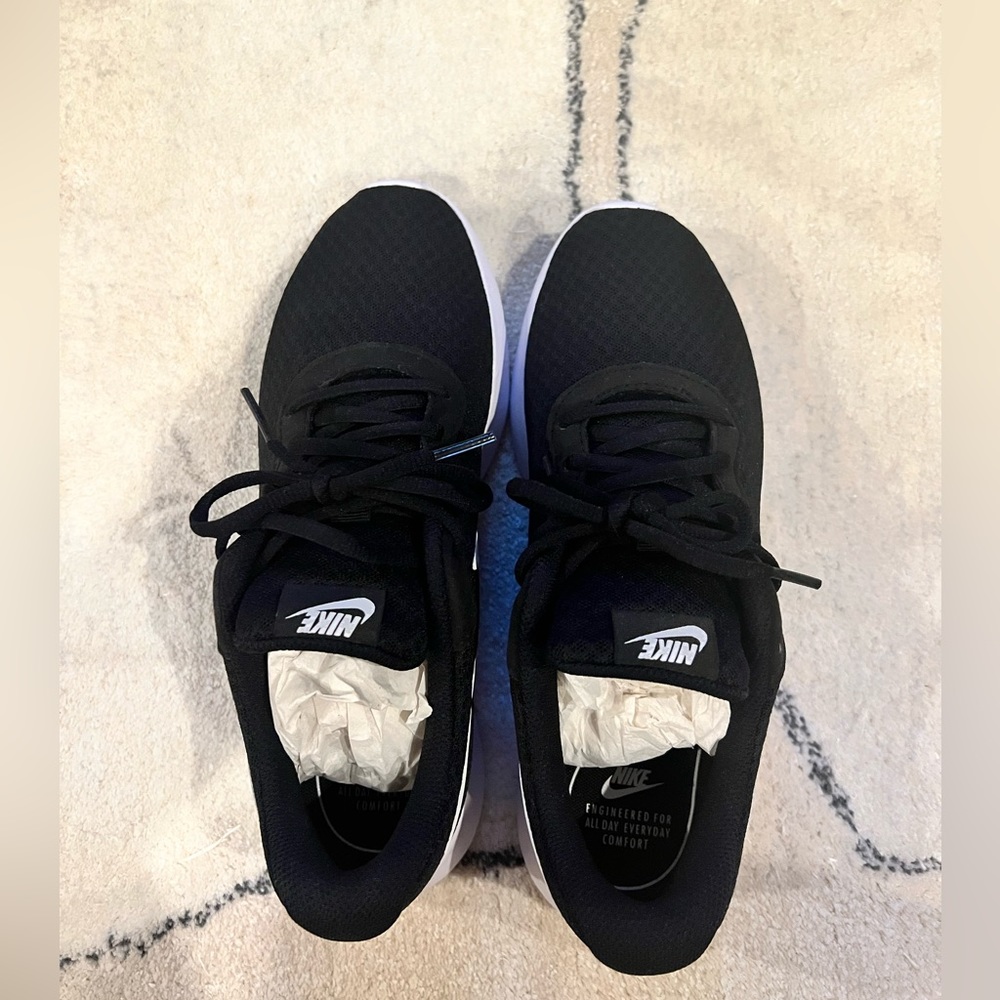 Nike Tanjun shoes - brand new